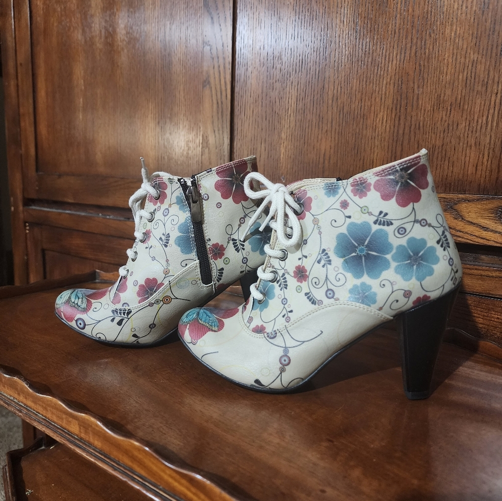 Booties - Picture 4 of 4